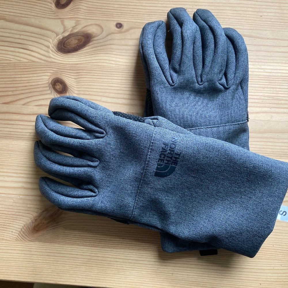 North Face Apex Etip Gloves size small